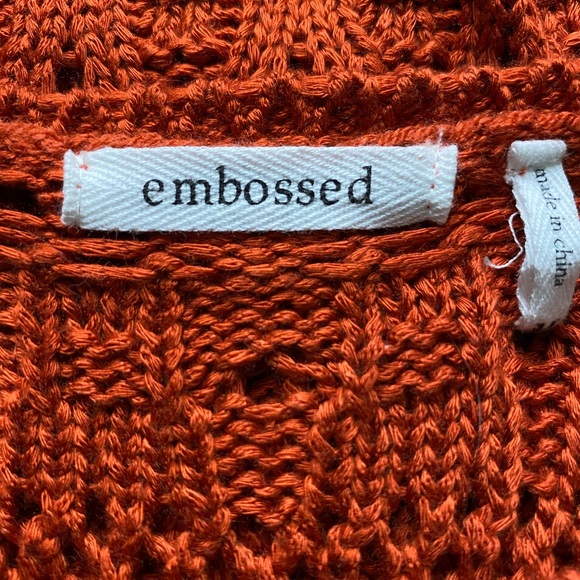 Embossed size Medium crochet tank NWOT - Picture 2 of 4